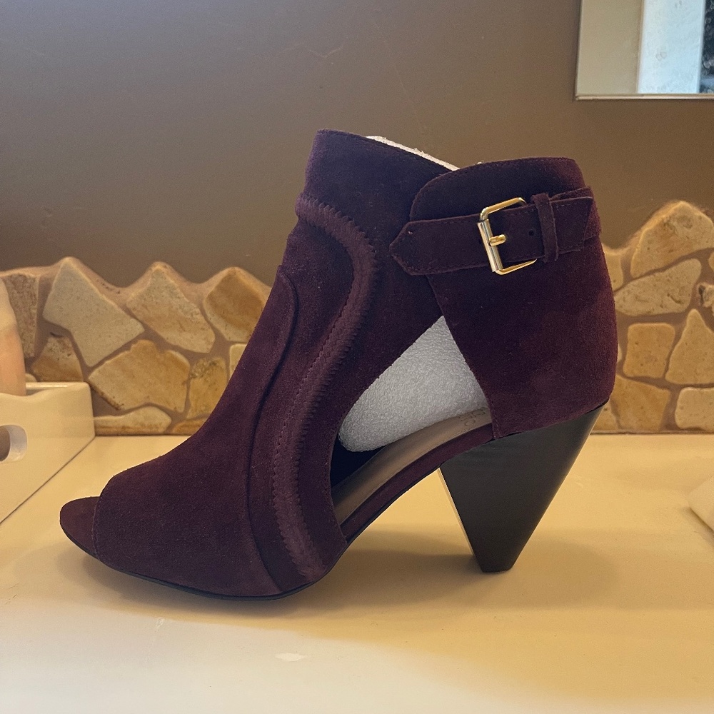 Vince Camuto NEW NIB Suede Leather Shoes/Shooties Sz 9.5M - Picture 6 of 8